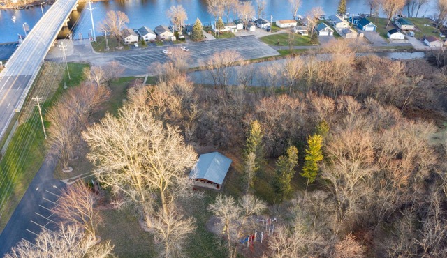 Fishing/Boating paradise within walking distance to downtown Fremont! Unit A