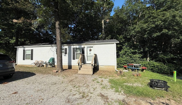 Fishing Cabin next to Kinkaid Lake