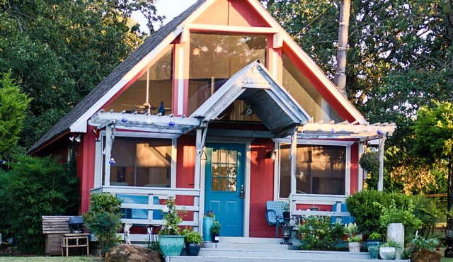 Fishing Cabin, Romantic Getaways, BnB, Family, Pets, Weddings, Party, Rendezvous
