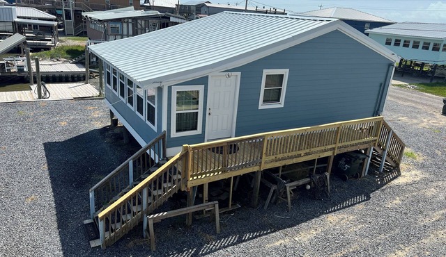 FISHING CAMP - Family/Pet friendly, 2B/1B sleeps 8, great location, AC, Wifi +