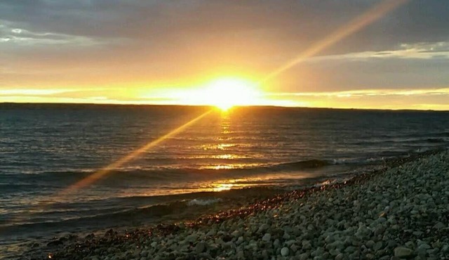 FISHING/HUNTING! Minutes from LakeOahe/LittleBend boat ramp. Public land to hunt
