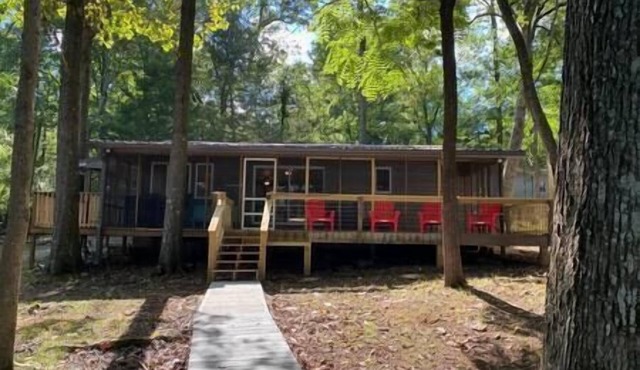 Fishing Lovers 2-Bedroom/Boat Dock. Get the bait!