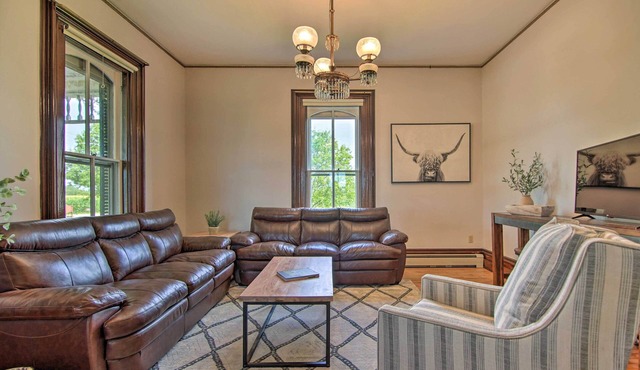 Fishing Nearby: 200-Acre Farmhouse w/Grill!