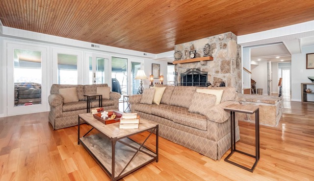 Fishing Paradise! Prime Location Home - Private Dock w/ Multiple Slips-2 Covered Slips-Game Room!