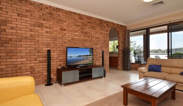 Fishing Point Shores