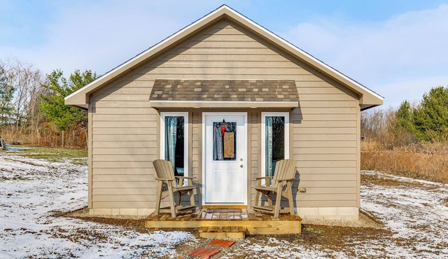 Fishing Pond + Trails: Outdoorsy Delphi Studio