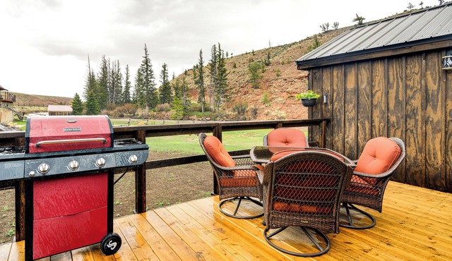 Fishing & Views: 'River Paradise' in Dubois!