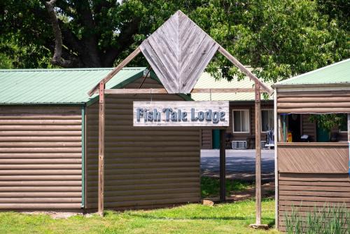 Fishtale Lodge Cabins
