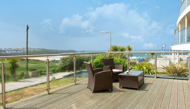 Fistral View - 3 Cribbar