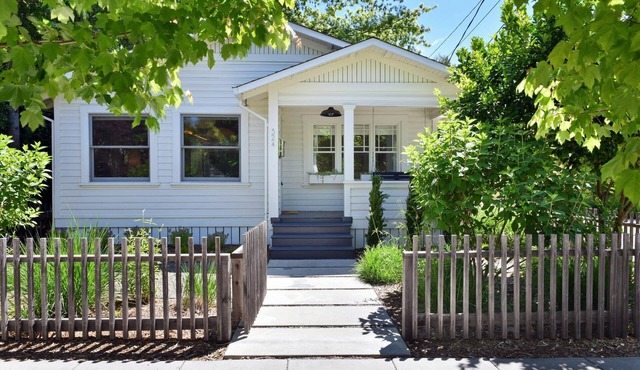 Fitch St Escape - Wine Tastings Included