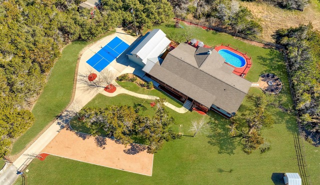 Fitzhugh Lodge | Hill Country Retreat | Pool, Gameroom, Pickleball & More