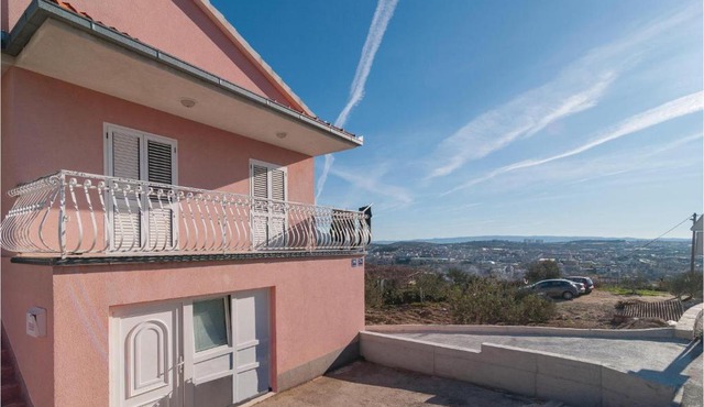 Five-Bedroom Apartment in Solin