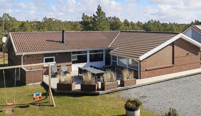 Five-Bedroom Holiday home in Blåvand 18