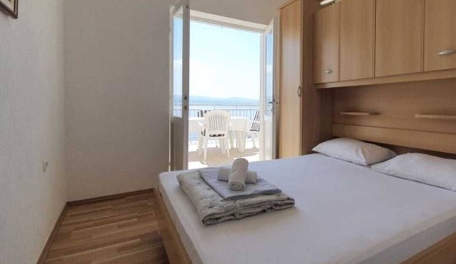 Five bedroom house second line to the gorgeous natural pebble beach in Ruskamen!