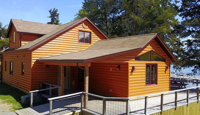 Five Bedroom Ultra-Deluxe Cottage - Sioux Narrows