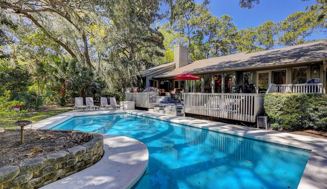 Five Bedroom Sea Pines Home - Close to Beach - Private Pool + Outdoor Deck