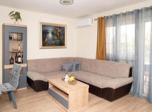 Five Bedroom Villa With Pool