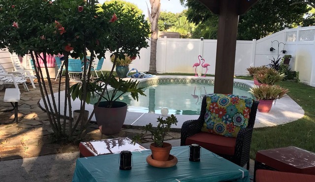 Five miles from Mayo Clinic and nine blocks from the ocean. Quiet and cozy.