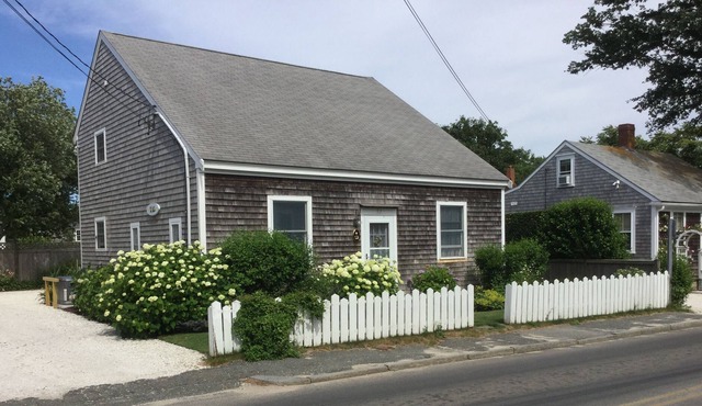 Five minute walk to town. Comfortable, cozy, elegant gardens, and private deck.