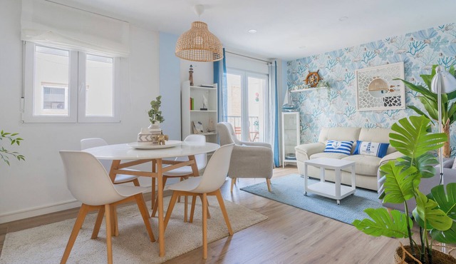 Five minutes walking distance to Malvarrosa beach. Valencia City