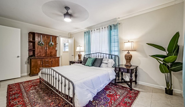 Five Oaks Farmhouse ~ Charming Country Cottage