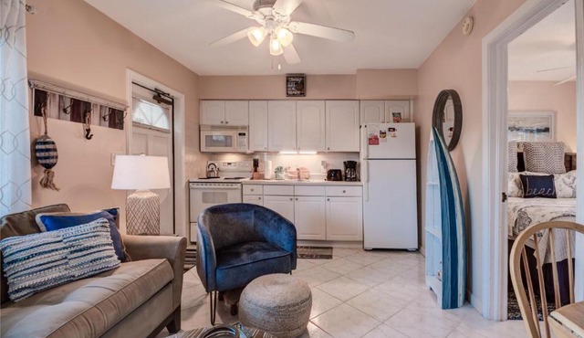 Five Palms Suite 201 - Daily - Weekly - Monthly