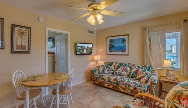 Five Palms Suite 204 - Daily - Weekly - Monthly