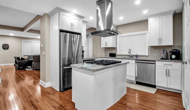 Five Points Gem: 3BR, Parking, Yard, Foosball