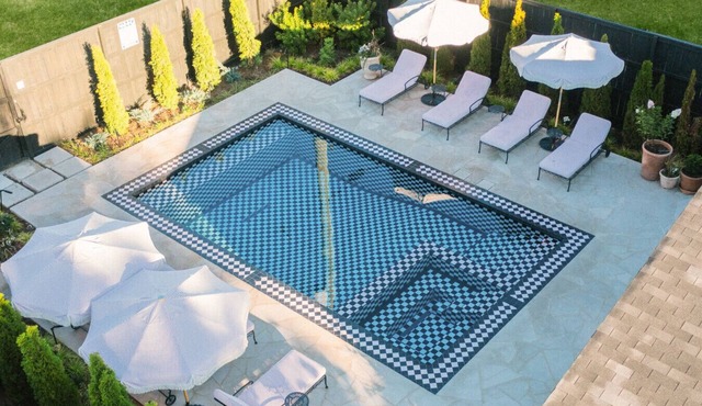 Five Points House Heated Pool, Hot Tub, Bar, Grill, Fire Pit