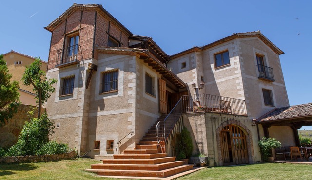 Five spacious and comfortable double bedrooms with their own full bathrooms.