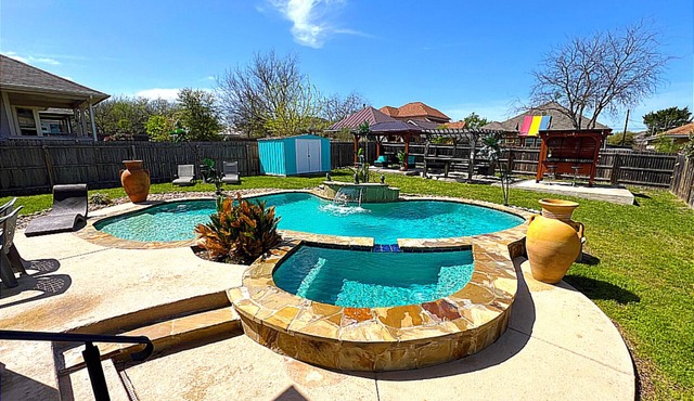 Five Star New Property North of San Antonio - discounts