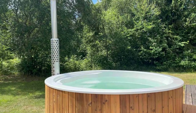 Fjord, sea and spa - large plot with shelter