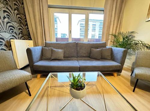 Fléchambault face à la Basilique avec terrasse