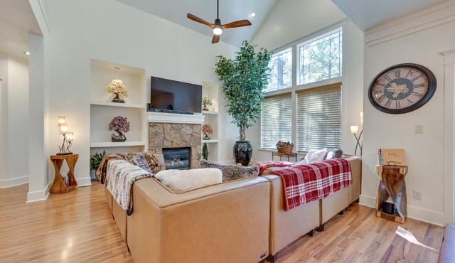 Flagstaff Hideaway: Private Hot Tub, 4 Mi to Dtwn!