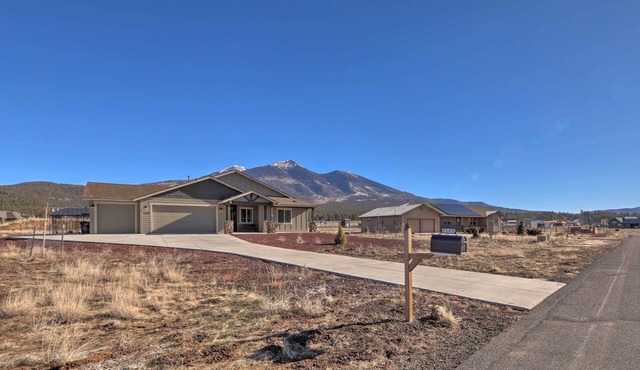 Flagstaff Home w/Views - Near Arizona Snowbowl!