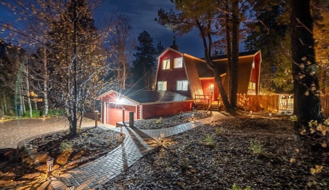 Flagstaff's Best Kept Secret: A-Frame Home+Hot Tub