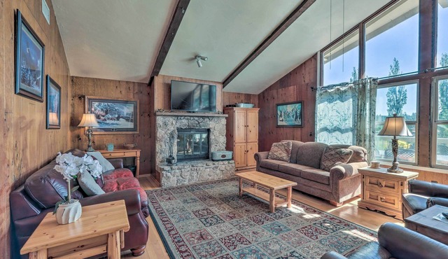 Flagstaff Townhome - Walk to Country Club & Pools!