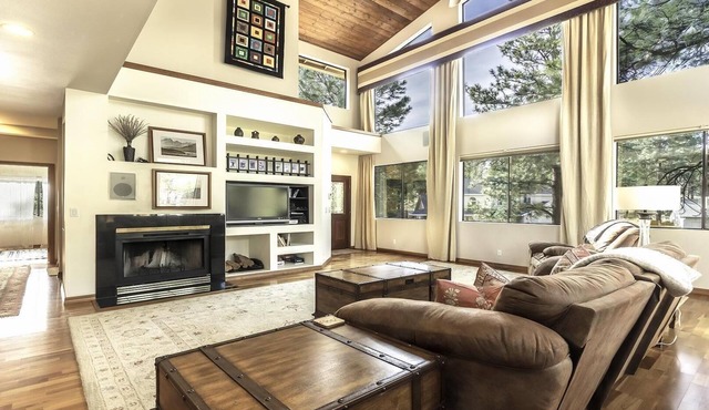 FLAGSTAFF TREEHAUS:#1 300 5 Star Reviews! Forest Edge Continental - 10 Year Host