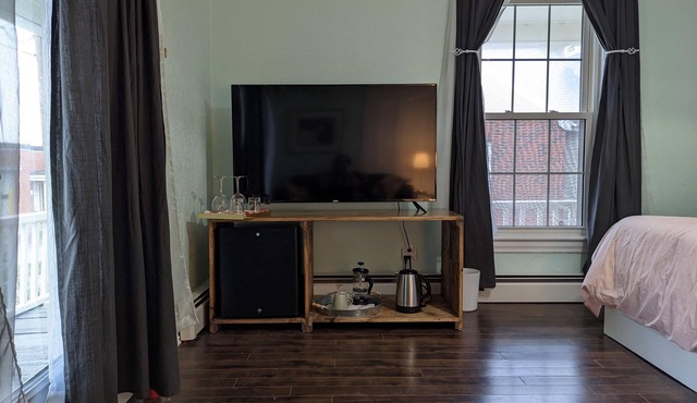 Flaminglet Micro-Suite *Downtown Wolfville*