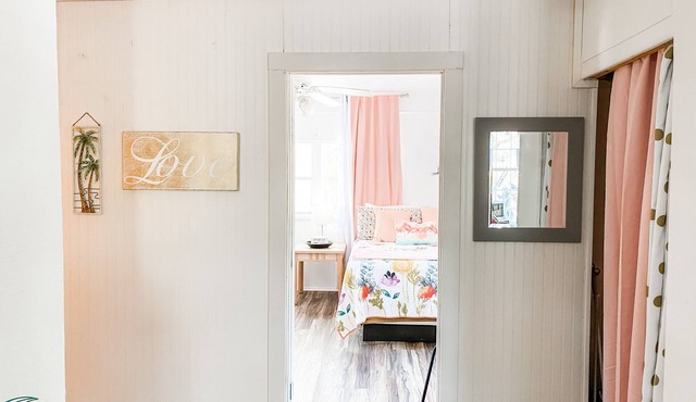 Flamingo Cottage looking at the Pedernales River