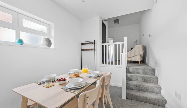 Flat 1 - close to shops with parking