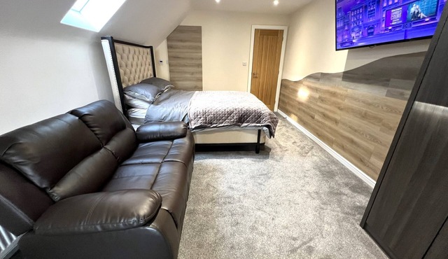 Flat 10: The Mile Apartment in the Heart of Derby