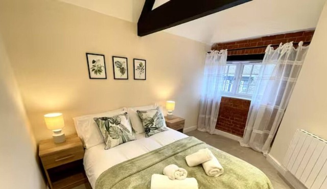 Flat 10A-Cosy & stylish central apartment