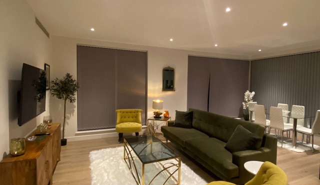 Flat 17 - Marvelous 3 Bed flat in Kewbridge