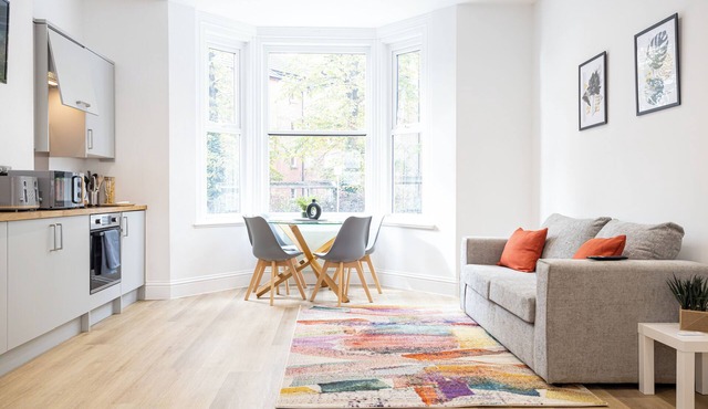 Flat 2 15 Longley Road