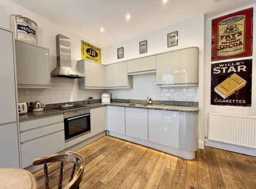 Flat 2, Waterloo Apartments