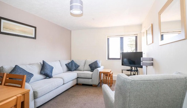 Flat 34 - Marine Court