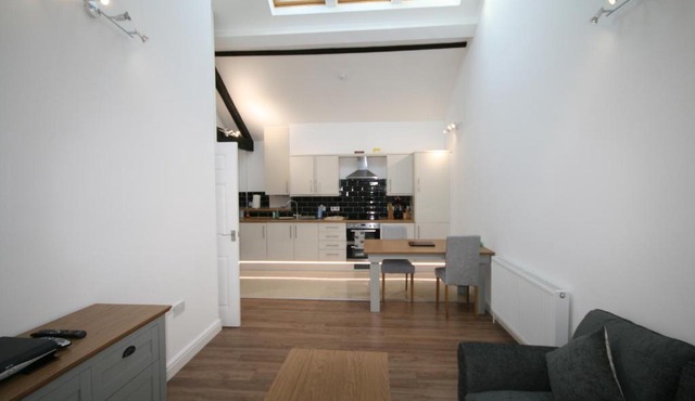 Flat 5, 124 High Street