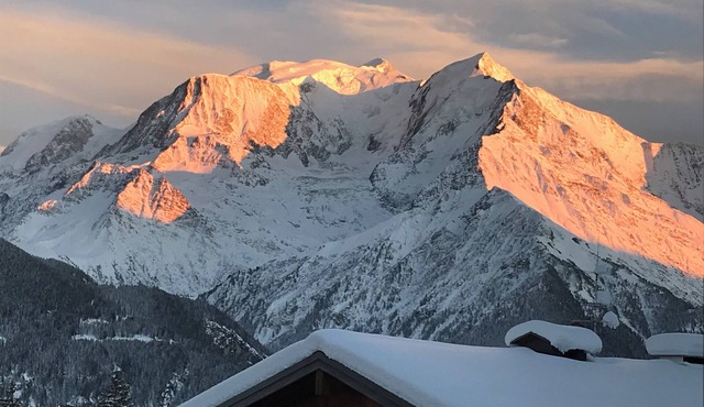 Flat 6 to 8 p. at the foot of the Saint Gervais-le Bettex ski slopes.