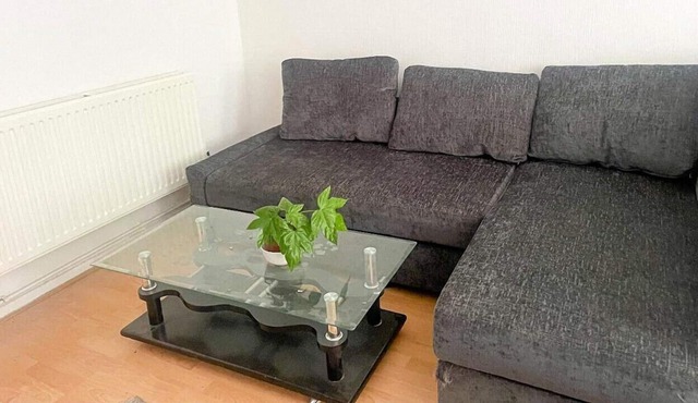 Flat 76 Felbridge House